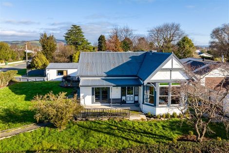 Photo of property in 102 Johnson Street, Milton, 9220