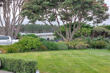 Photo of property in 27 Hona Street, Waikanae Beach, Waikanae, 5036