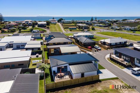 Photo of property in 8 Moet Crescent, Waihi Beach, 3611