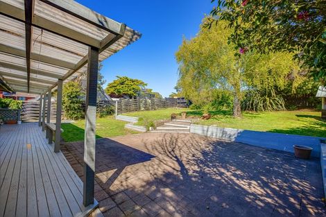 Photo of property in 25 James Cook Drive, Whitby, Porirua, 5024