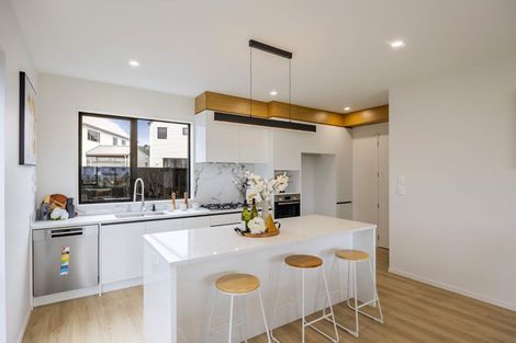 Photo of property in 6 Kartolina Crescent, Kumeu, 0810