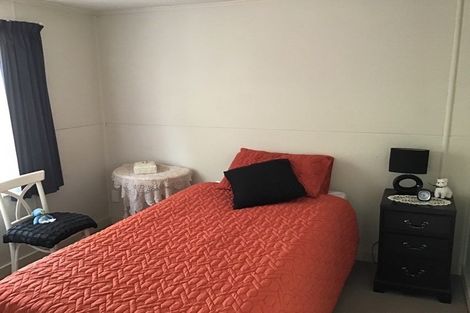 Photo of property in 8 Omokoroa Road, Omokoroa, 3114