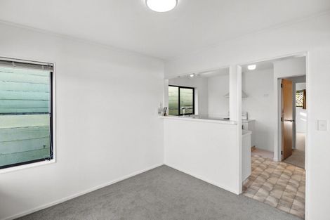 Photo of property in 4/476 Devon Street East, Strandon, New Plymouth, 4312