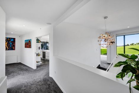 Photo of property in 15 Links Drive, Waiwhakaiho, New Plymouth, 4312