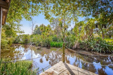 Photo of property in 252 Boord Crescent, Kumeu, 0891