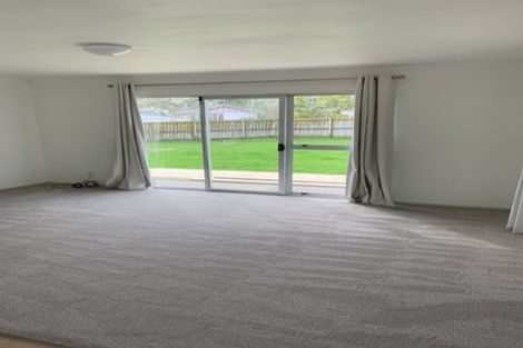 Photo of property in 31 Fitzherbert Avenue, West Harbour, Auckland, 0618