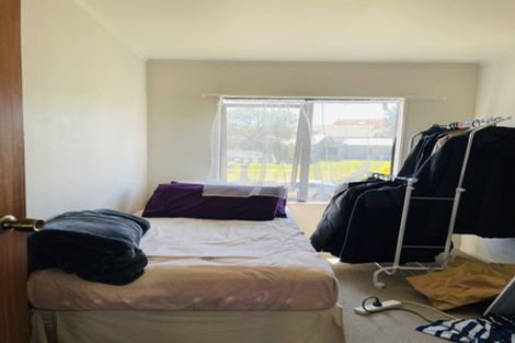 Photo of property in 58 Barbados Drive, Unsworth Heights, Auckland, 0632