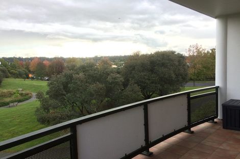 Photo of property in 11/372 Rosedale Road, Rosedale, Auckland, 0632