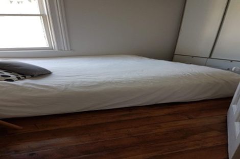 Photo of property in 48-50 Porritt Avenue, Mount Victoria, Wellington, 6011