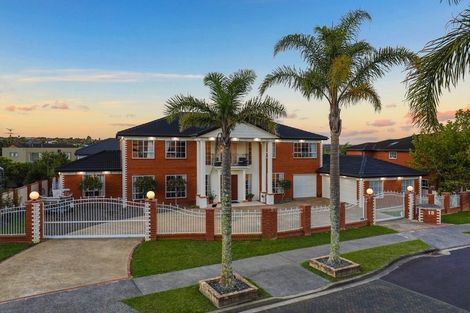 Photo of property in 18 Mansion Court, West Harbour, Auckland, 0618