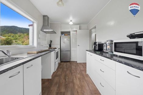 Photo of property in 39 Thurleigh Grove, Karori, Wellington, 6012