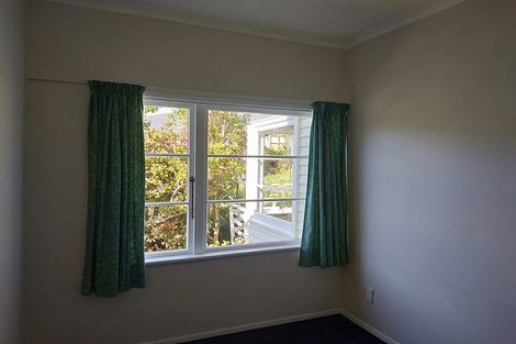 Photo of property in 18 Trelissick Crescent, Ngaio, Wellington, 6035