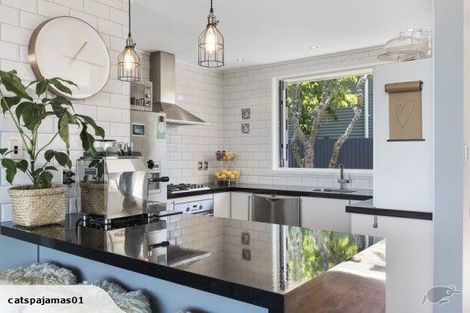 Photo of property in 267b Dowse Drive, Maungaraki, Lower Hutt, 5010