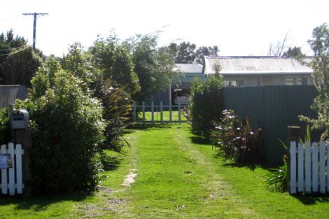 Photo of property in 21 Woodward Street East, Featherston, 5710