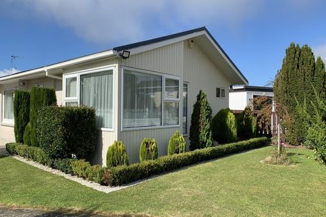 Photo of property in 2 Peach Tree Grove, Maungaraki, Lower Hutt, 5010