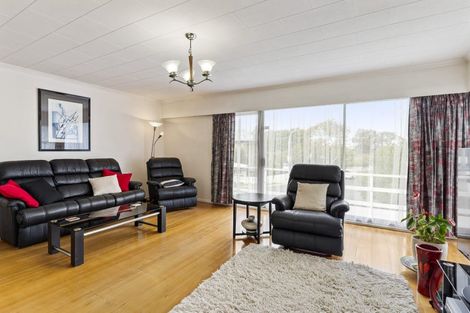 Photo of property in 16 La Trobe Street, Pakuranga Heights, Auckland, 2010