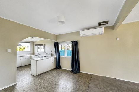 Photo of property in 18 Karaka Street, Castlecliff, Whanganui, 4501