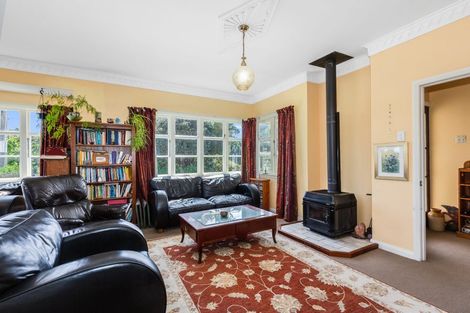 Photo of property in 4 Mexted Terrace, Tawa, Wellington, 5028