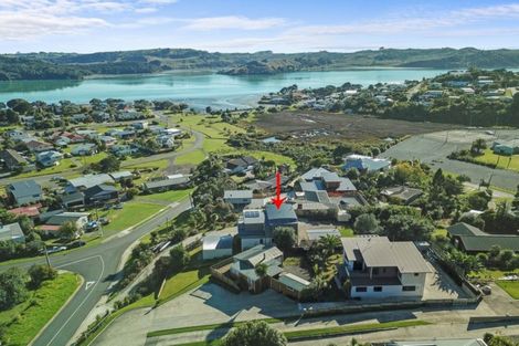 Photo of property in 35 Long Street, Raglan, 3225
