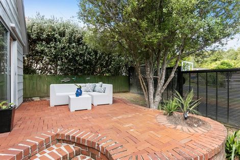 Photo of property in 2/21 Simon Ellice Drive, Bayview, Auckland, 0629