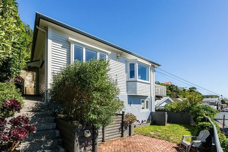 Photo of property in 112 Eden Street, Island Bay, Wellington, 6023