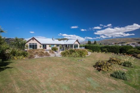 Photo of property in 1 Peak View Ridge, Wanaka, 9305