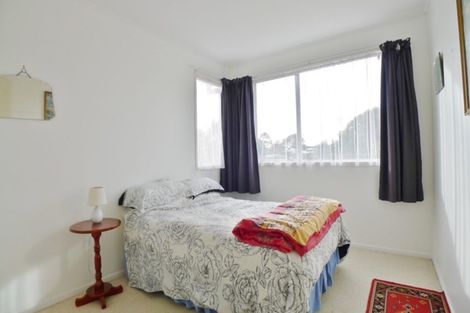 Photo of property in 12 Claverdon Drive, Massey, Auckland, 0614