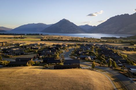 Photo of property in 31 Cappie Drive, Jacks Point, Queenstown, 9371