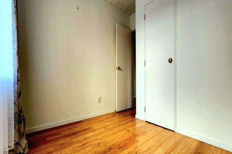 Photo of property in 2/11 Gloria Avenue, Te Atatu Peninsula, Auckland, 0610