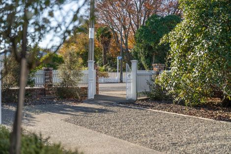 Photo of property in 260-262 High Street North, Carterton, 5713