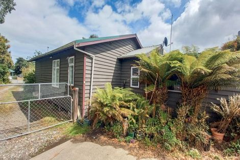 Photo of property in 14 Half Mile Road, Tuatapere, 9620