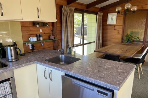 Photo of property in 27 Reynolds Place, Torbay, Auckland, 0630