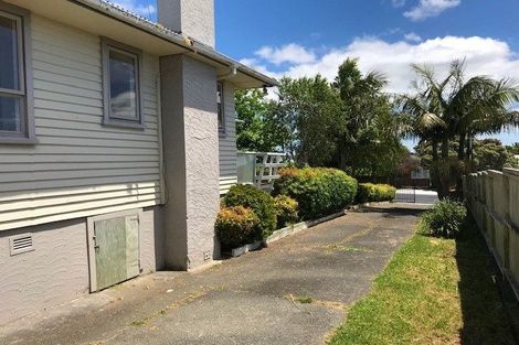 Photo of property in 39 Vera Road, Te Atatu South, Auckland, 0610