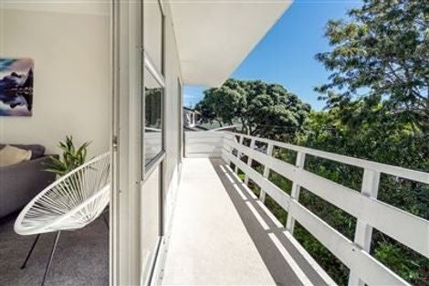 Photo of property in 2/35a Rangatira Road, Beach Haven, Auckland, 0626
