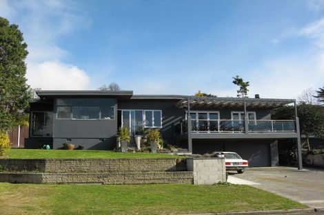 Photo of property in 48 Tauroa Road, Havelock North, 4130
