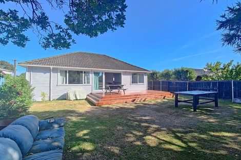 Photo of property in 2/13 Pitcairn Crescent, Bryndwr, Christchurch, 8053