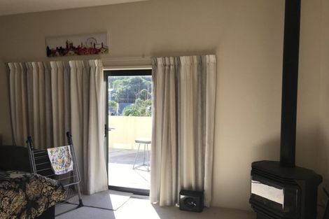 Photo of property in 8 Adelie Place, Murrays Bay, Auckland, 0630