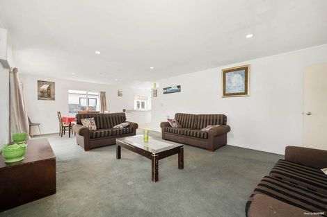 Photo of property in 1/18 Eulogy Place, Randwick Park, Auckland, 2105