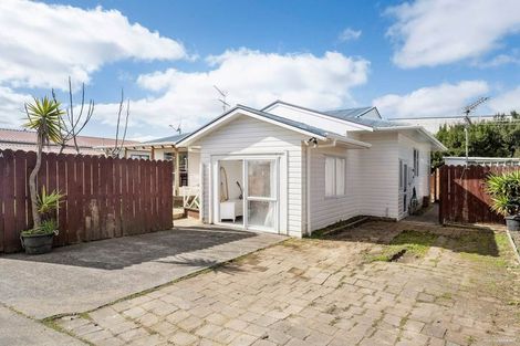 Photo of property in 1/18 Eulogy Place, Randwick Park, Auckland, 2105