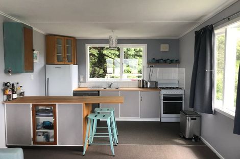 Photo of property in 2 Milne Terrace, Island Bay, Wellington, 6023