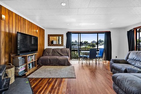 Photo of property in 3 Ward Place, Marfell, New Plymouth, 4310