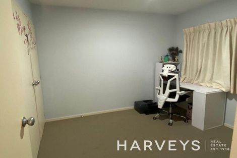 Photo of property in 2/17 Charlenne Close, Ranui, Auckland, 0612