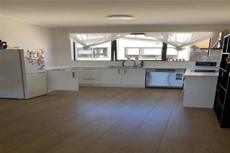 Photo of property in 42 Bloom Crescent, Sunnyvale, Auckland, 0612