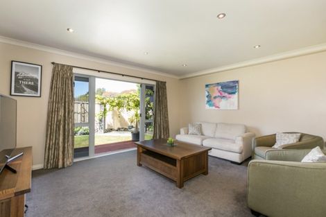 Photo of property in 101a Taradale Road, Onekawa, Napier, 4110