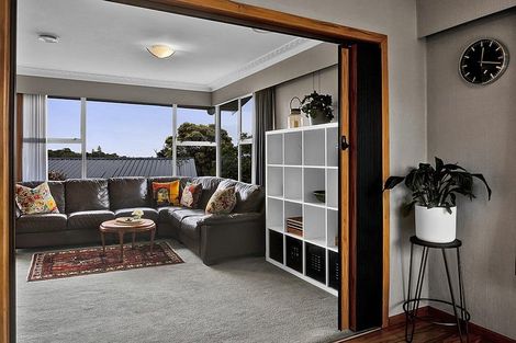 Photo of property in 14 Montana Place, Merrilands, New Plymouth, 4312