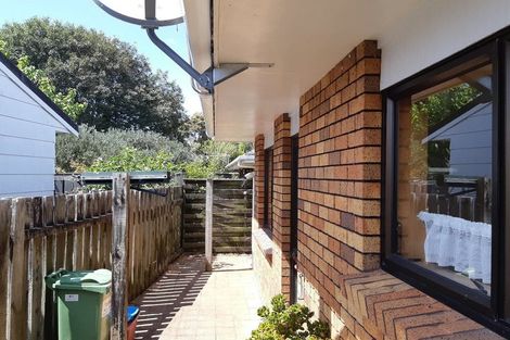 Photo of property in 4 Dinniss Avenue, Regent, Whangarei, 0112