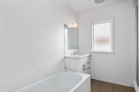 Photo of property in 41 Blockhouse Bay Road, Avondale, Auckland, 1026