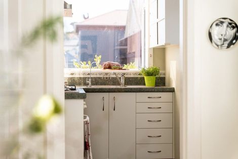 Photo of property in 99 Pirie Street, Mount Victoria, Wellington, 6011