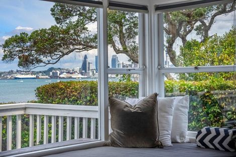 Photo of property in 2/81 Sylvan Avenue, Northcote, Auckland, 0627