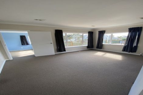 Photo of property in 21 Mexted Terrace, Tawa, Wellington, 5028
